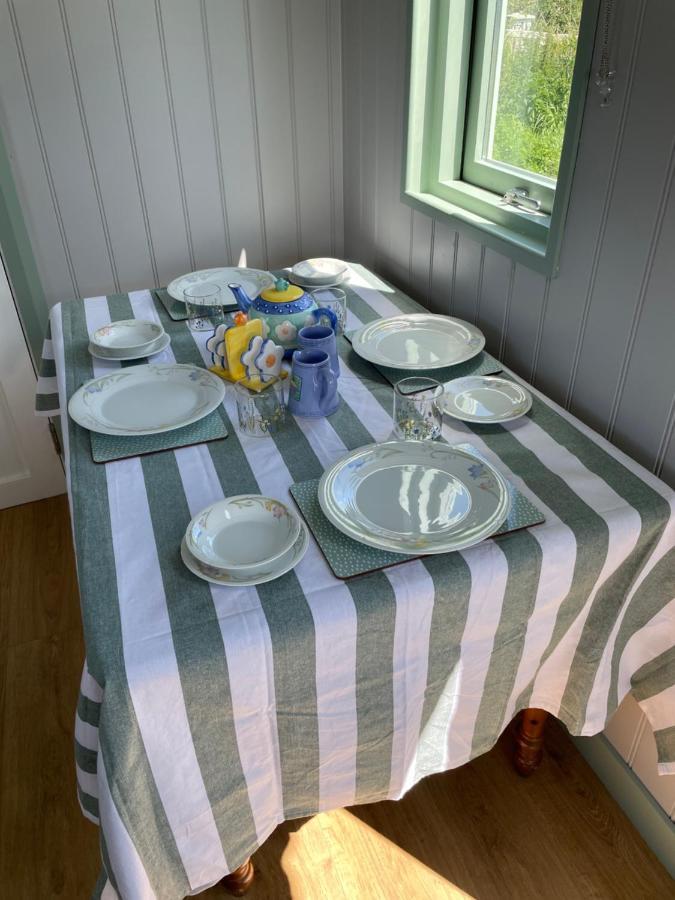 Market Street Shepherd'S Hut Leitrim Dromahair Bagian luar foto